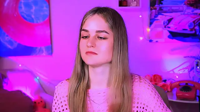 Snapshot of DeboraLarson chatting on 03/07/25, 10:02 DeboraLarson online show from 03/07/25, 10:02