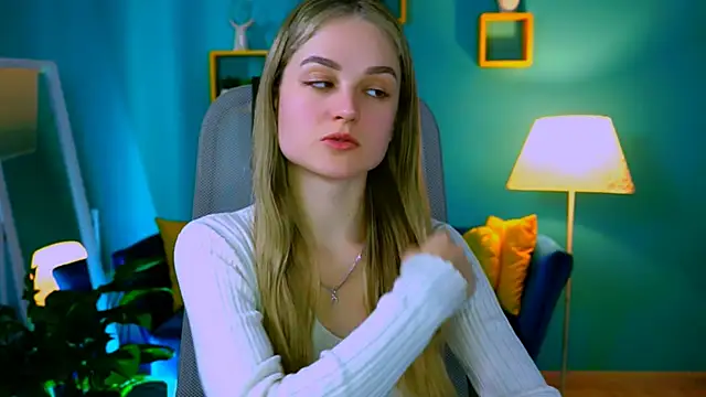 Snapshot of DeboraLarson chatting on 03/09/25, 08:18 DeboraLarson online show from 03/09/25, 08:18