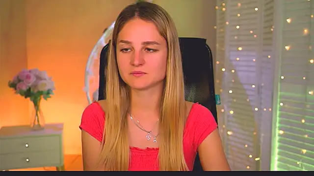 Snapshot of DeboraLarson chatting on 06/28/26, 08:09 DeboraLarson online show from 06/28/26, 08:09