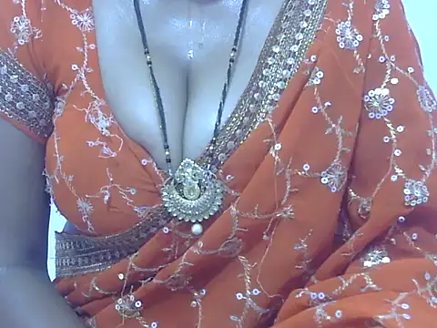 HOT-SEEMAA online show from 04/27/26, 07:34