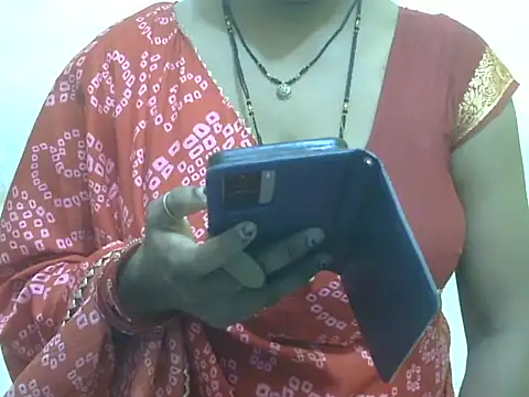 Snapshot of HOT-SEEMAA chatting on 07/03/26, 06:47 HOT-SEEMAA online show from 07/03/26, 06:47