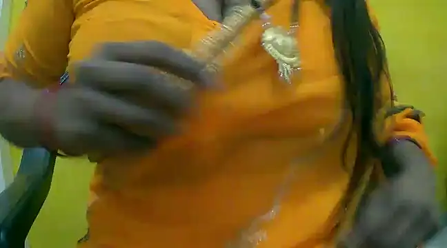 Snapshot of LOVE-SUSHILA chatting on 02/17/25, 10:29 LOVE-SUSHILA online show from 02/17/25, 10:29