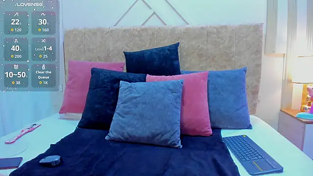 Snapshot of ashley__foxx_ chatting on 11/08/25, 02:06 ashley foxx online show from 11/08/25, 02:06