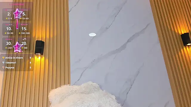 Snapshot of miss_Ari chatting on 01/08/25, 10:27 miss Ari online show from 01/08/25, 10:27