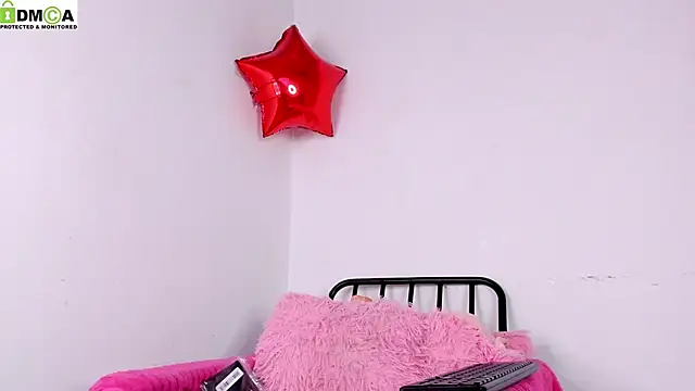 Snapshot of baby_alee chatting on 12/03/24, 11:01 baby alee online show from 12/03/24, 11:01