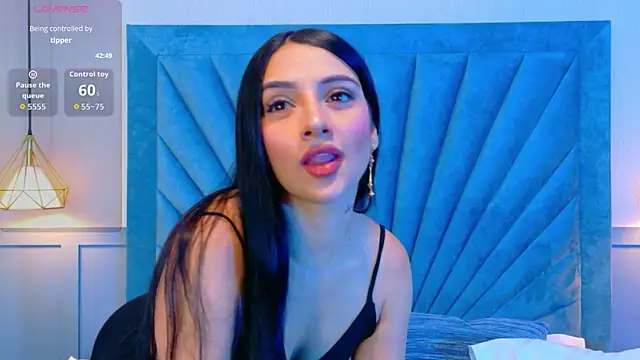 Snapshot of Harper-Avary chatting on 10/21/25, 02:18 Harper-Avary online show from 10/21/25, 02:18