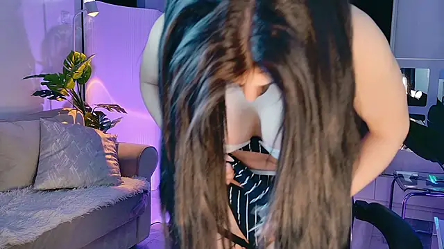 Snapshot of Ivy_belle chatting on 11/15/25, 05:16 Ivy belle online show from 11/15/25, 05:16