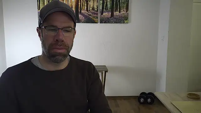 Snapshot of Harry_Boldt chatting on 10/22/25, 05:02 Harry Boldt online show from 10/22/25, 05:02