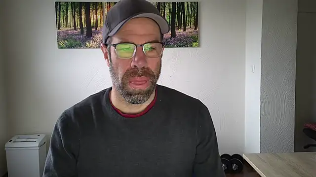 Snapshot of Harry_Boldt chatting on 10/24/25, 08:55 Harry Boldt online show from 10/24/25, 08:55