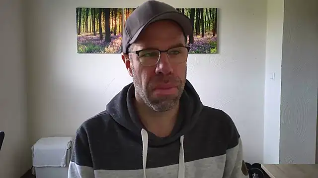 Snapshot of Harry_Boldt chatting on 10/30/25, 08:49 Harry Boldt online show from 10/30/25, 08:49