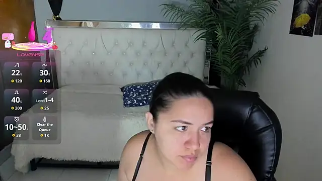 candiapole online show from 10/19/25, 12:50