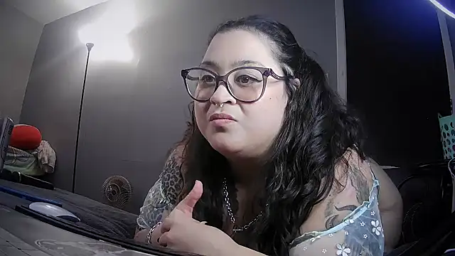 Snapshot of tillymarie34 chatting on 12/04/24, 11:46 tillymarie34 online show from 12/04/24, 11:46