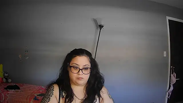 Snapshot of tillymarie34 chatting on 02/21/25, 04:37 tillymarie34 online show from 02/21/25, 04:37