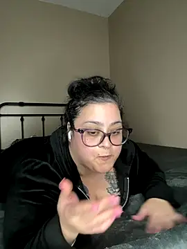 Snapshot of tillymarie34 chatting on 11/29/25, 02:47 tillymarie34 online show from 11/29/25, 02:47