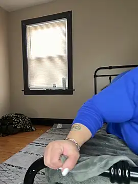 Snapshot of tillymarie34 chatting on 12/17/25, 06:03 tillymarie34 online show from 12/17/25, 06:03