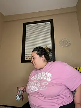 Snapshot of tillymarie34 chatting on 07/22/26, 04:04 tillymarie34 online show from 07/22/26, 04:04