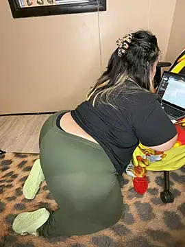 Snapshot of tillymarie34 chatting on 07/24/26, 03:59 tillymarie34 online show from 07/24/26, 03:59