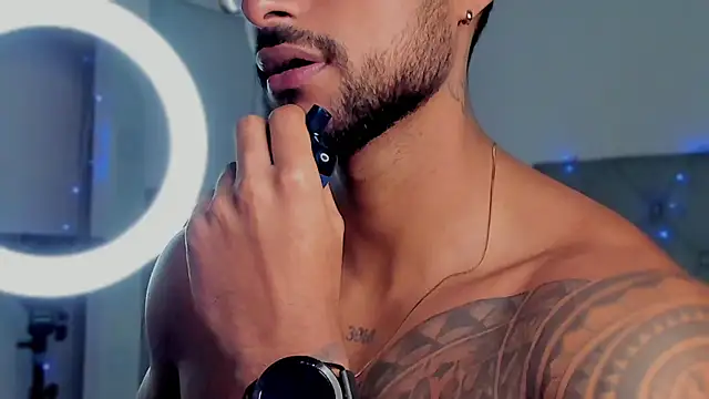 LiamGarcia1 online show from 01/02/25, 04:02