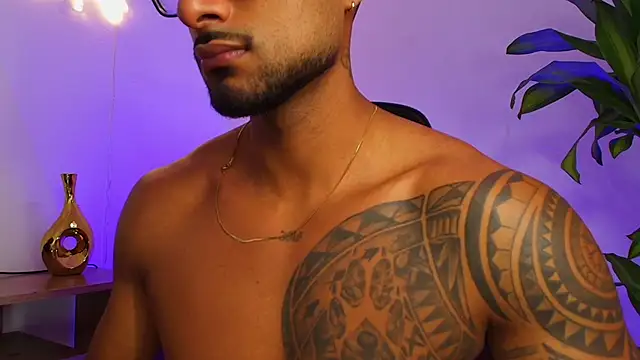 LiamGarcia1 online show from 12/15/25, 03:38