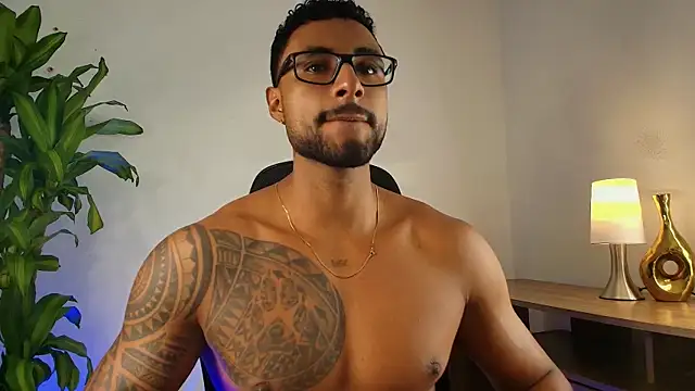 LiamGarcia1 online show from 01/09/26, 11:39