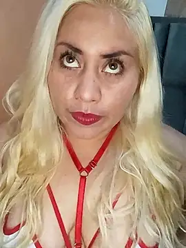 Snapshot of Mia_queenOfBlowjob chatting on 12/05/24, 01:25 Mia queenOfBlowjob online show from 12/05/24, 01:25