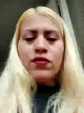 Snapshot of Mia_queenOfBlowjob chatting on 12/05/24, 09:06 Mia queenOfBlowjob online show from 12/05/24, 09:06