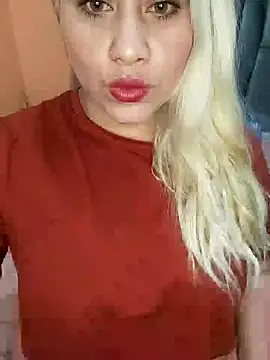 Snapshot of Mia_queenOfBlowjob chatting on 12/11/24, 10:38 Mia queenOfBlowjob online show from 12/11/24, 10:38