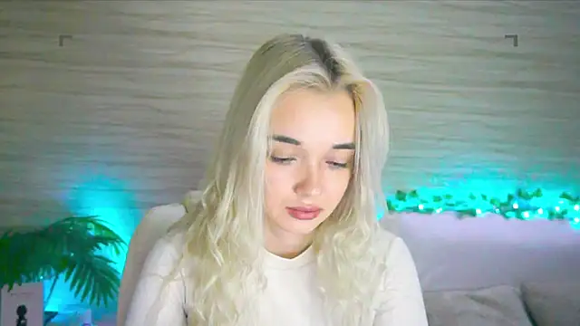 Ashley S online show from 09/15/25, 10:10