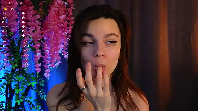 Snapshot of EvaHair chatting on 02/25/25, 05:30 EvaHair online show from 02/25/25, 05:30