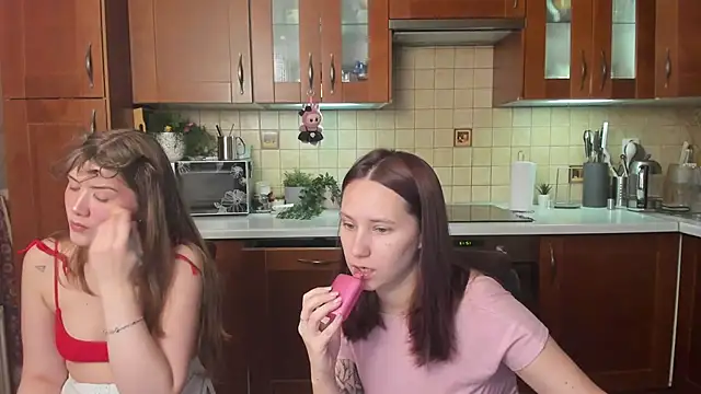 HotCaramellsTV online show from 05/07/26, 11:15