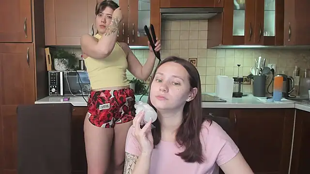 HotCaramellsTV online show from 06/19/26, 08:29