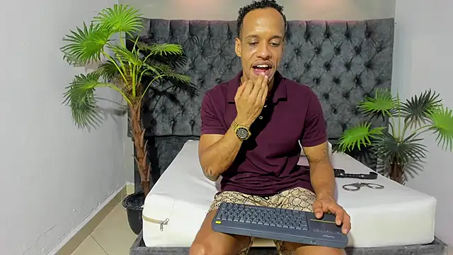 Snapshot of Salomon_koude chatting on 04/30/26, 08:57 Salomon koude online show from 04/30/26, 08:57