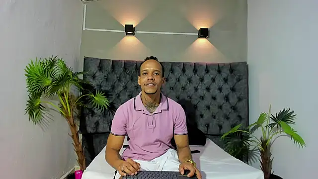 Snapshot of Salomon_koude chatting on 05/10/26, 06:57 Salomon koude online show from 05/10/26, 06:57
