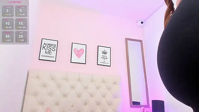 ElisabethMassey online show from 11/26/25, 02:29