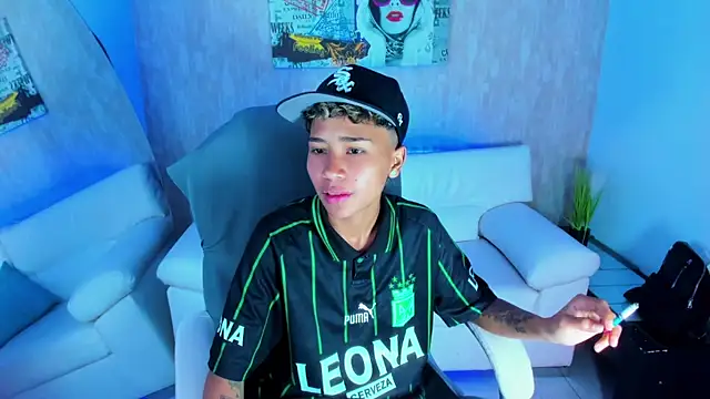 nova sex01 online show from 11/12/25, 04:24