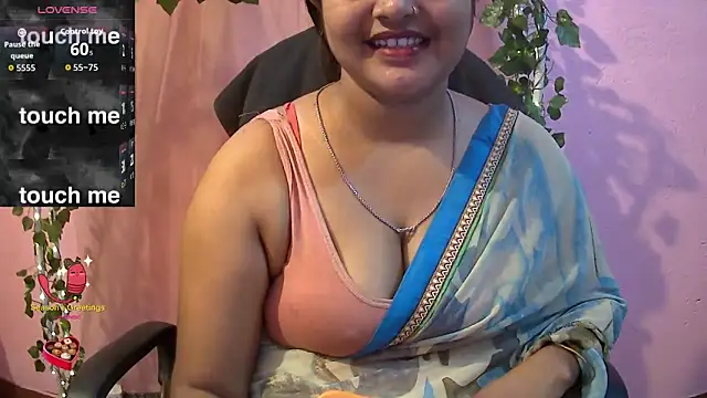 Snapshot of Pari-new chatting on 04/27/26, 04:21 Pari-new online show from 04/27/26, 04:21