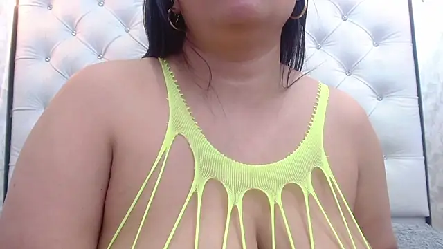 Snapshot of NahomiFireSex chatting on 01/10/25, 06:20 NahomiFireSex online show from 01/10/25, 06:20