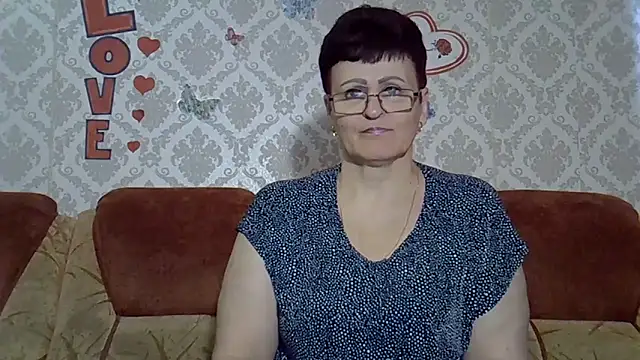 PaulaGolden online show from 10/31/25, 09:43