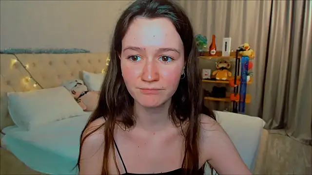 Snapshot of ameli_moon chatting on 12/20/24, 02:38 ameli moon online show from 12/20/24, 02:38