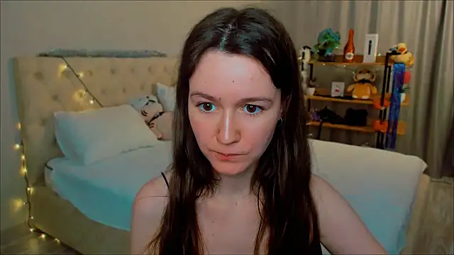 Snapshot of ameli_moon chatting on 12/20/24, 05:51 ameli moon online show from 12/20/24, 05:51