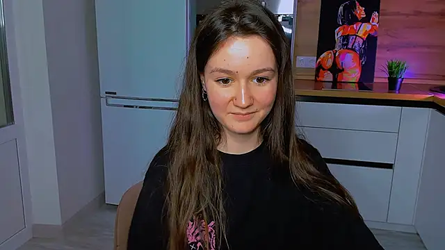 Snapshot of ameli_moon chatting on 02/15/25, 06:01 ameli moon online show from 02/15/25, 06:01