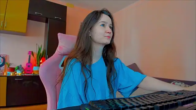 Snapshot of ameli_moon chatting on 07/03/26, 06:42 ameli moon online show from 07/03/26, 06:42