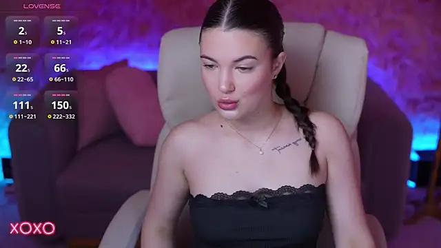 YourLolaBunny online show from 05/18/26, 06:19