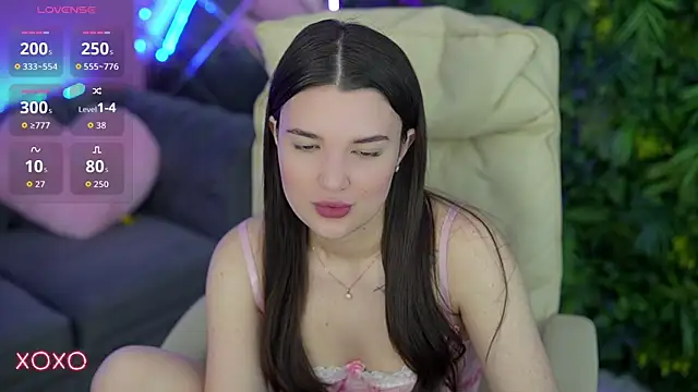 YourLolaBunny online show from 06/06/26, 06:07