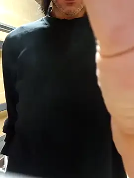 Snapshot of HastLuster chatting on 12/23/24, 11:49 HastLuster online show from 12/23/24, 11:49