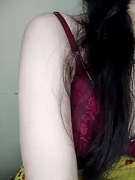 Snapshot of Fair-magic-woman chatting on 01/10/25, 06:09 Fair-magic-woman online show from 01/10/25, 06:09