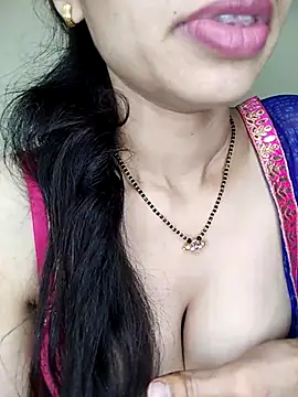 Snapshot of Fair-magic-woman chatting on 03/09/25, 10:30 Fair-magic-woman online show from 03/09/25, 10:30