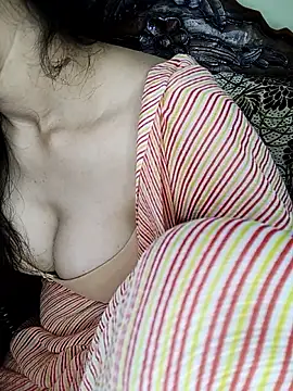 Snapshot of Fair-magic-woman chatting on 09/13/25, 06:40 Fair-magic-woman online show from 09/13/25, 06:40