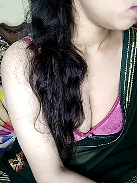 Snapshot of Fair-magic-woman chatting on 10/06/25, 09:12 Fair-magic-woman online show from 10/06/25, 09:12