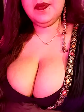 Snapshot of Suhanakhan00 chatting on 05/01/26, 05:28 Suhanakhan00 online show from 05/01/26, 05:28